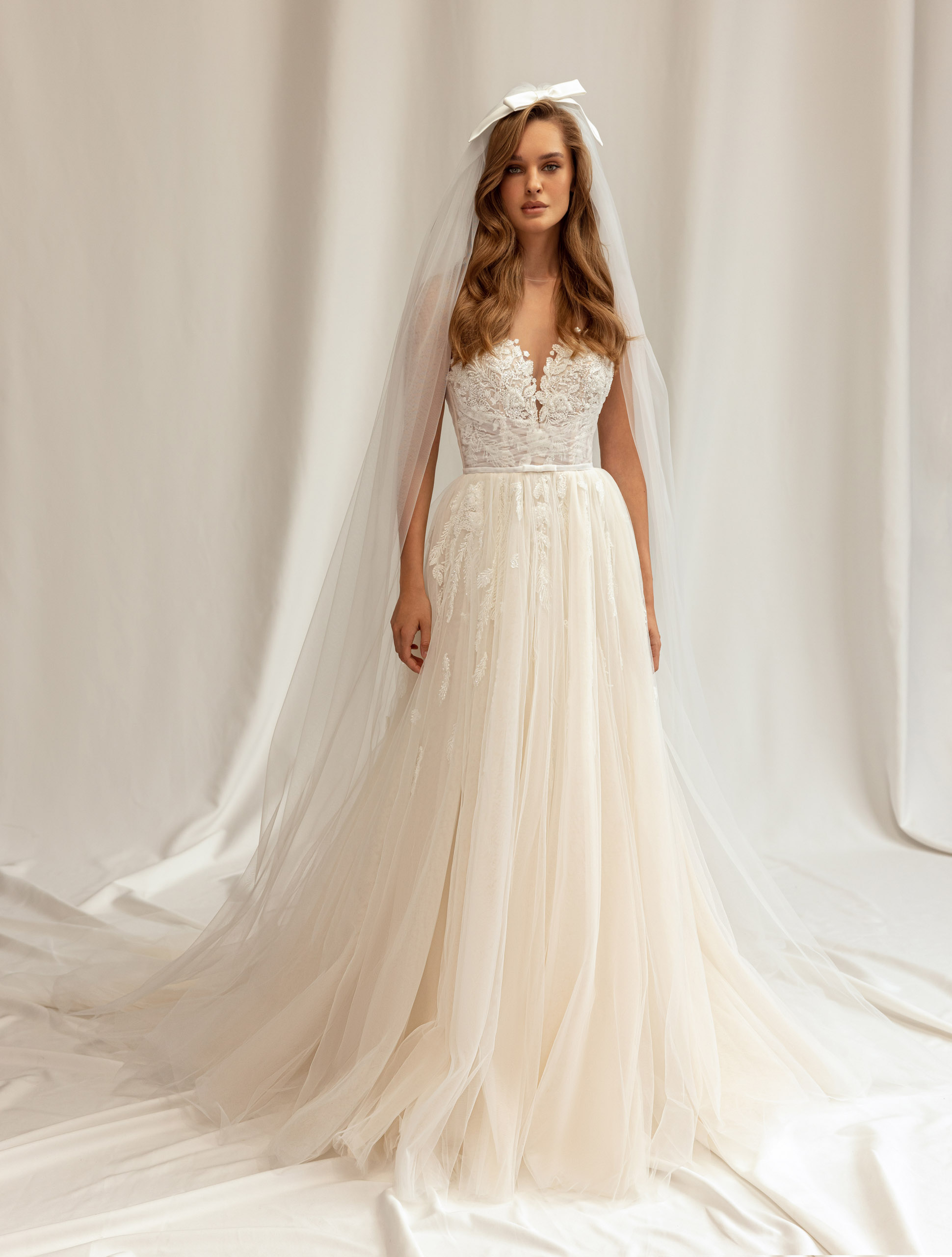 Wedding dress IVJ-1040