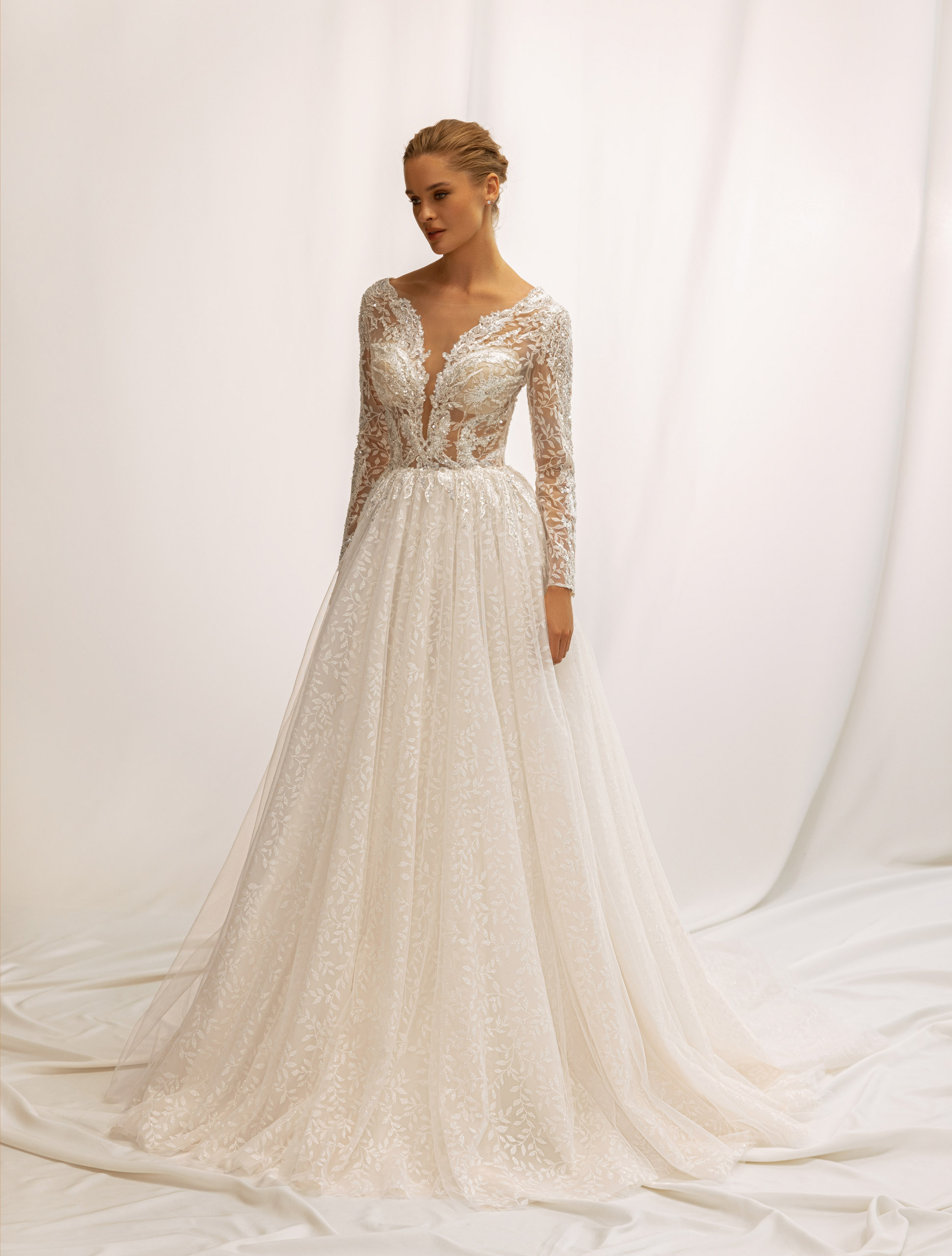 Wedding dress IVJ-1046