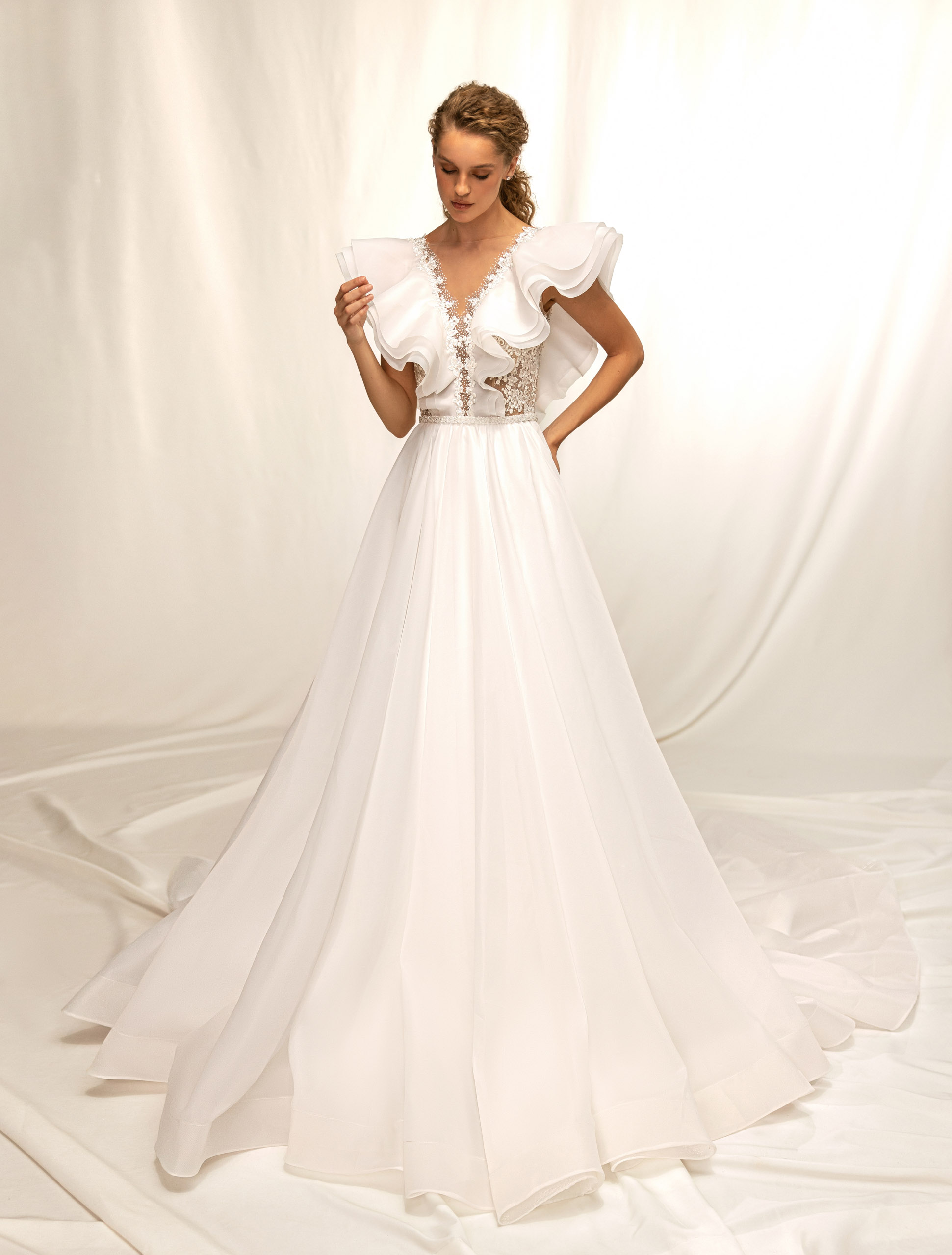 Wedding dress IVJ-1064