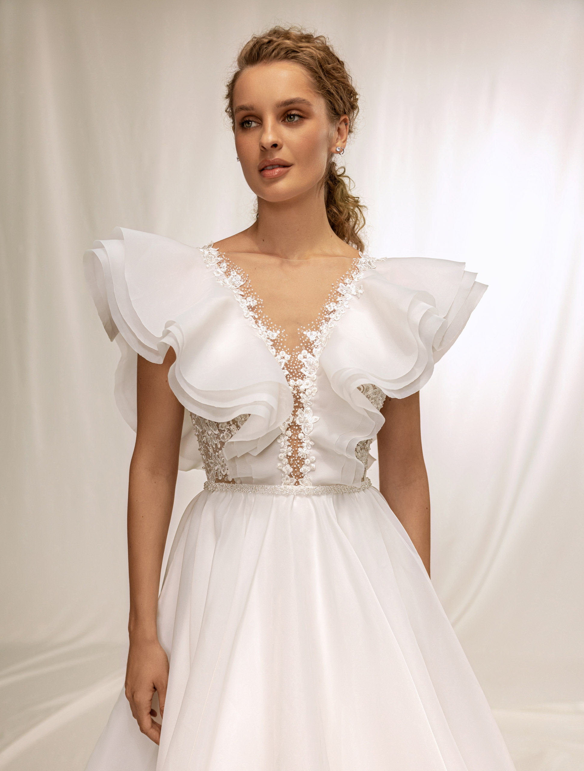 Wedding dress IVJ-1064
