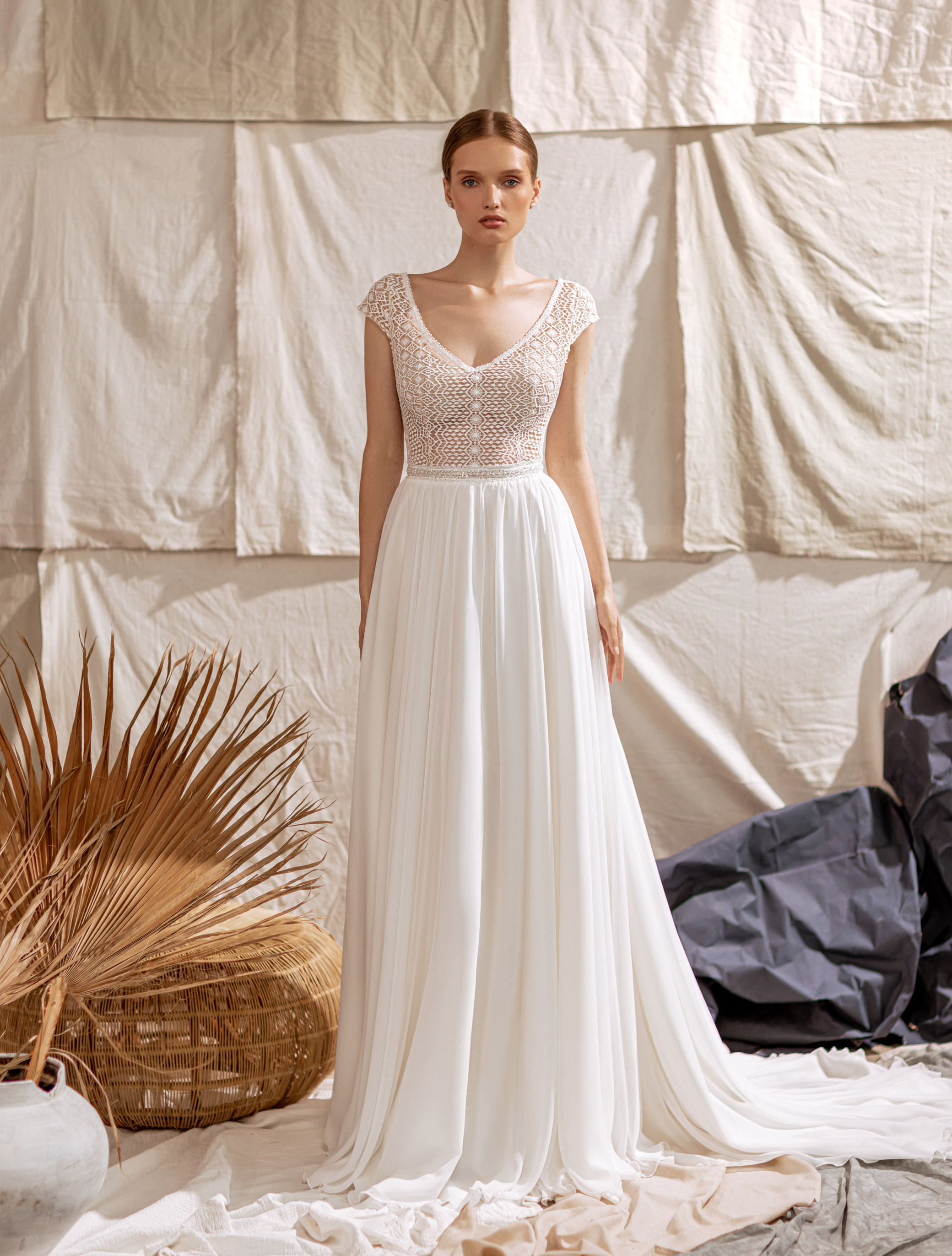 Wedding dress IVL-394